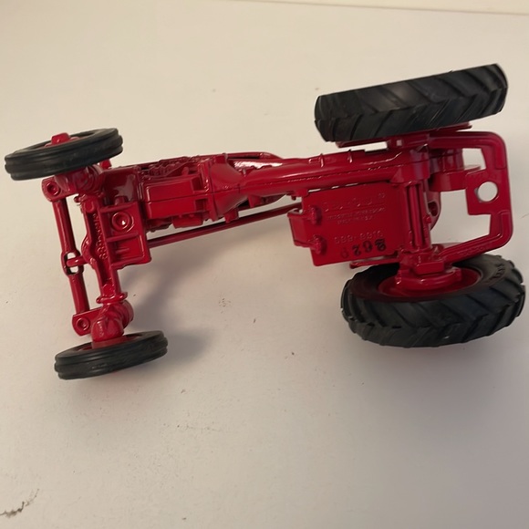 ERTL Red Cast Iron Tractor - Picture 7 of 10